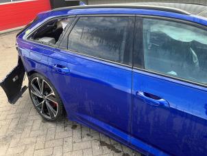 Audi A6 Avant 2.0 16V 55 TFSI e Hybrid Quattro Épave (2023, Métallisé, Bleu)