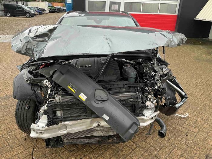Audi A4 Avant 2.0 35 TFSI Mild Hybrid 16V Épave (2023, Gris)
