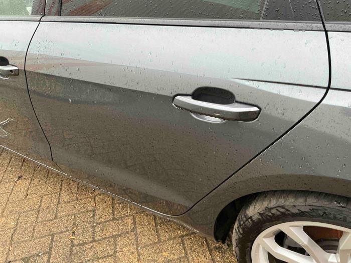 Audi A4 Avant 2.0 35 TFSI Mild Hybrid 16V Épave (2023, Gris)