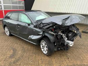 Audi A4 Avant 2.0 35 TFSI Mild Hybrid 16V Épave (2023, Gris)