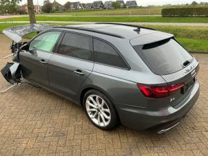 Audi A4 Avant 2.0 35 TFSI Mild Hybrid 16V Épave (2023, Gris)