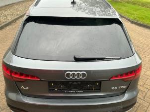 Audi A4 Avant 2.0 35 TFSI Mild Hybrid 16V Épave (2023, Gris)