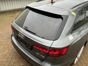 Audi A4 Avant 2.0 35 TFSI Mild Hybrid 16V Épave (2023, Gris)