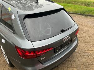 Audi A4 Avant 2.0 35 TFSI Mild Hybrid 16V Épave (2023, Gris)