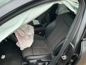 Audi A4 Avant 2.0 35 TFSI Mild Hybrid 16V Épave (2023, Gris)