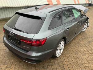 Audi A4 Avant 2.0 35 TFSI Mild Hybrid 16V Épave (2023, Gris)