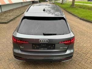 Audi A4 Avant 2.0 35 TFSI Mild Hybrid 16V Épave (2023, Gris)
