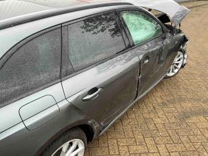 Audi A4 Avant 2.0 35 TFSI Mild Hybrid 16V Épave (2023, Gris)
