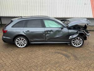 Audi A4 Avant 2.0 35 TFSI Mild Hybrid 16V Épave (2023, Gris)