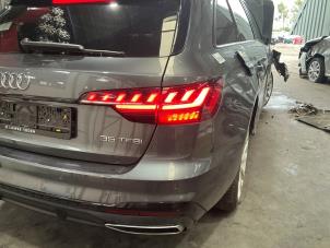 Audi A4 Avant 2.0 35 TFSI Mild Hybrid 16V Épave (2023, Gris)