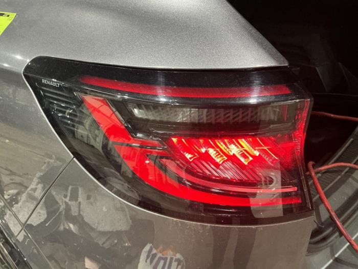 Renault Austral 1.2 Mild Hybrid Advanced 130 Épave (2023, Métallisé, Gris argenté, Gris)