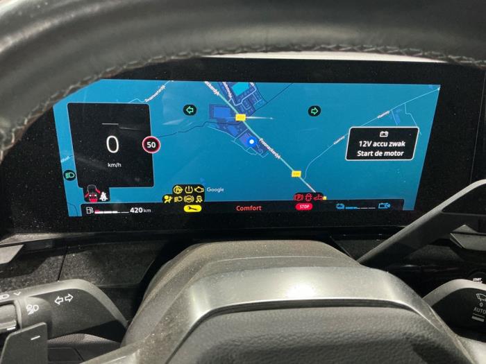 Renault Austral 1.2 Mild Hybrid Advanced 130 Épave (2023, Métallisé, Gris argenté, Gris)