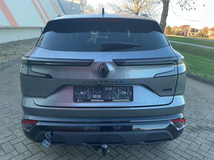 Renault Austral 1.2 Mild Hybrid Advanced 130 Épave (2023, Métallisé, Gris argenté, Gris)