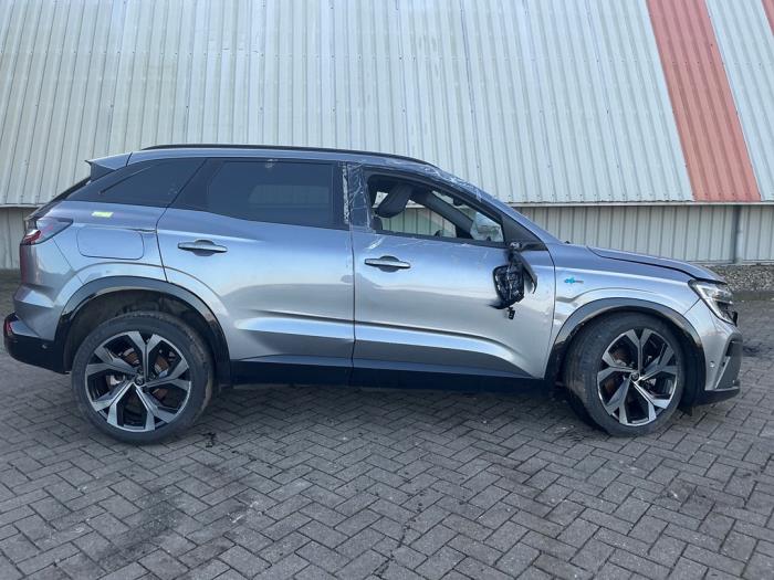 Renault Austral 1.2 Mild Hybrid Advanced 130 Épave (2023, Métallisé, Gris argenté, Gris)