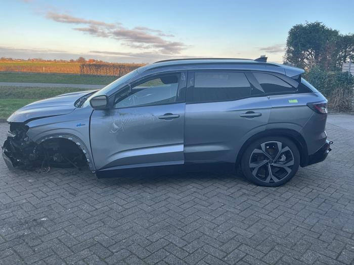 Renault Austral 1.2 Mild Hybrid Advanced 130 Épave (2023, Métallisé, Gris argenté, Gris)