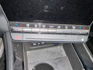 Renault Austral 1.2 Mild Hybrid Advanced 130 Épave (2023, Métallisé, Gris argenté, Gris)