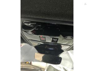 Renault Austral 1.2 Mild Hybrid Advanced 130 Épave (2023, Métallisé, Gris argenté, Gris)