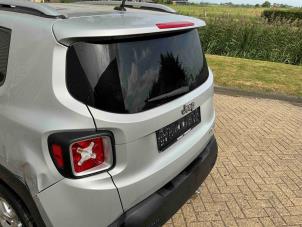 Jeep Renegade 1.4 Multi Air 16V Samochód złomowany (2017, Metalik, Srebrnoszary)