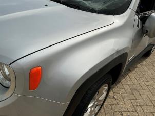 Jeep Renegade 1.4 Multi Air 16V Samochód złomowany (2017, Metalik, Srebrnoszary)