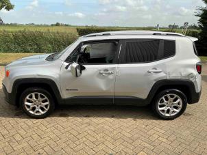 Jeep Renegade 1.4 Multi Air 16V Samochód złomowany (2017, Metalik, Srebrnoszary)