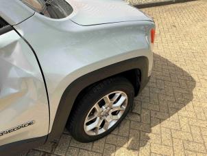 Jeep Renegade 1.4 Multi Air 16V Samochód złomowany (2017, Metalik, Srebrnoszary)