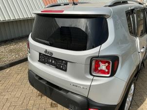 Jeep Renegade 1.4 Multi Air 16V Samochód złomowany (2017, Metalik, Srebrnoszary)