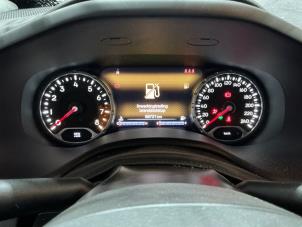 Jeep Renegade 1.4 Multi Air 16V Samochód złomowany (2017, Metalik, Srebrnoszary)