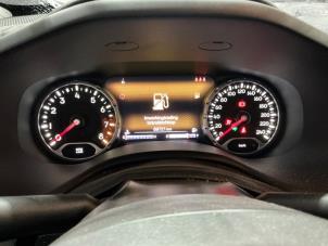 Jeep Renegade 1.4 Multi Air 16V Samochód złomowany (2017, Metalik, Srebrnoszary)