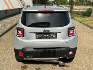 Jeep Renegade 1.4 Multi Air 16V Samochód złomowany (2017, Metalik, Srebrnoszary)