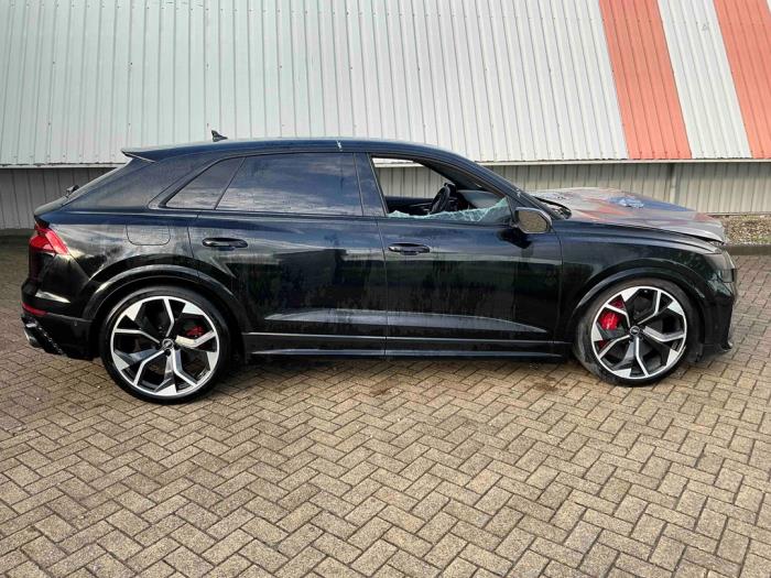 Audi RS Q8 4.0 V8 32V RS TFSI Mild Hybrid Quattro Épave (2022, Métallisé, Noir)