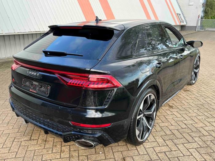 Audi RS Q8 4.0 V8 32V RS TFSI Mild Hybrid Quattro Épave (2022, Métallisé, Noir)