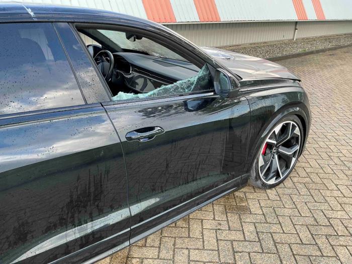 Audi RS Q8 4.0 V8 32V RS TFSI Mild Hybrid Quattro Épave (2022, Métallisé, Noir)