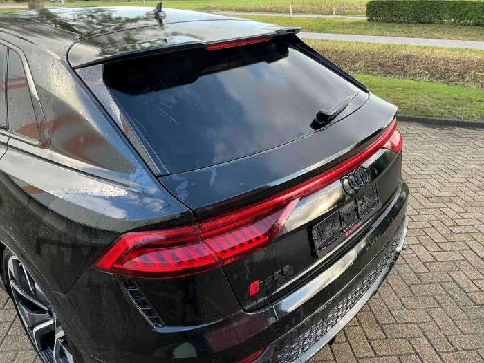 Audi RS Q8 4.0 V8 32V RS TFSI Mild Hybrid Quattro Épave (2022, Métallisé, Noir)