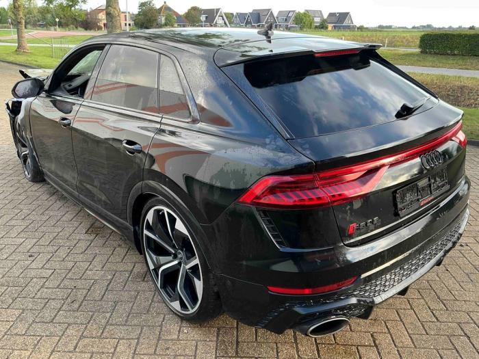 Audi RS Q8 4.0 V8 32V RS TFSI Mild Hybrid Quattro Épave (2022, Métallisé, Noir)