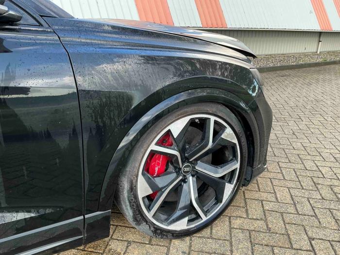 Audi RS Q8 4.0 V8 32V RS TFSI Mild Hybrid Quattro Épave (2022, Métallisé, Noir)