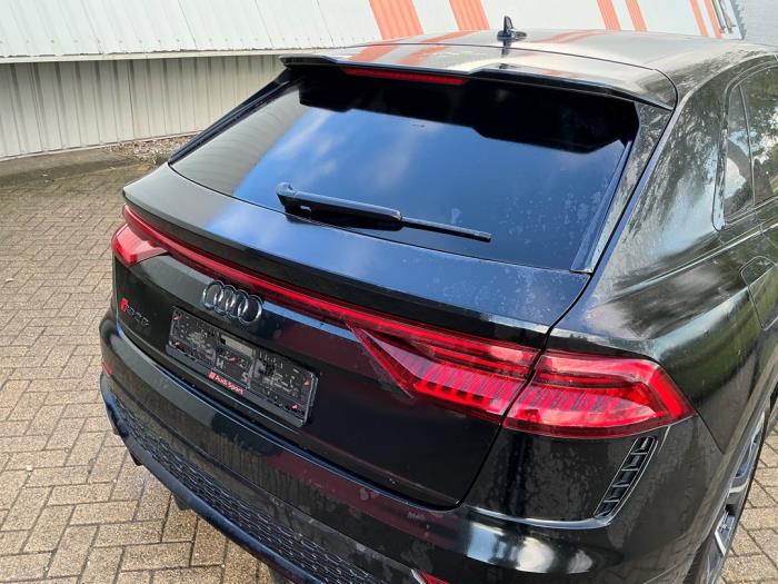 Audi RS Q8 4.0 V8 32V RS TFSI Mild Hybrid Quattro Épave (2022, Métallisé, Noir)