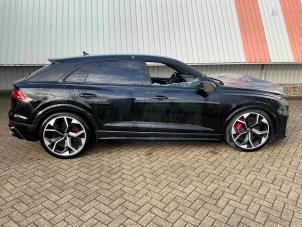 Audi RS Q8 4.0 V8 32V RS TFSI Mild Hybrid Quattro Épave (2022, Métallisé, Noir)