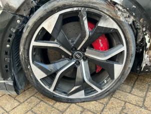 Audi RS Q8 4.0 V8 32V RS TFSI Mild Hybrid Quattro Épave (2022, Métallisé, Noir)