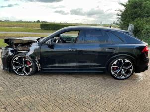 Audi RS Q8 4.0 V8 32V RS TFSI Mild Hybrid Quattro Épave (2022, Métallisé, Noir)
