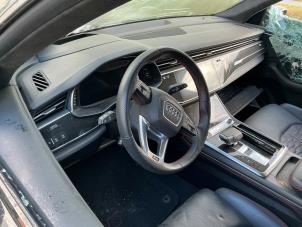 Audi RS Q8 4.0 V8 32V RS TFSI Mild Hybrid Quattro Épave (2022, Métallisé, Noir)