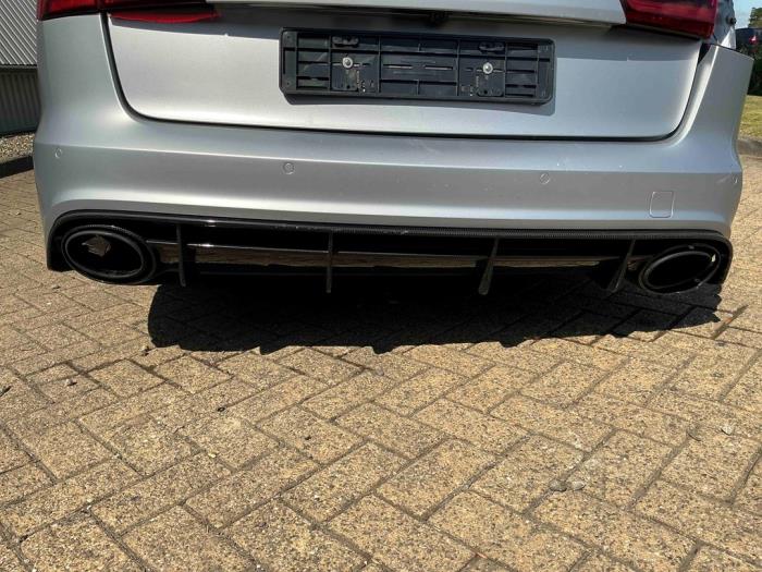 Audi RS 6 Avant 4.0 V8 TFSI Performance 32V Épave (2018, Métallisé, Gris argenté, Gris)