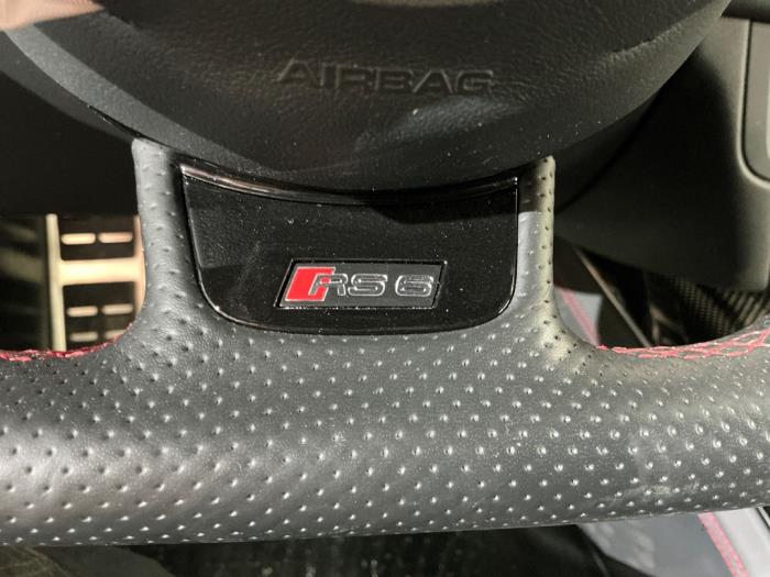 Audi RS 6 Avant 4.0 V8 TFSI Performance 32V Épave (2018, Métallisé, Gris argenté, Gris)