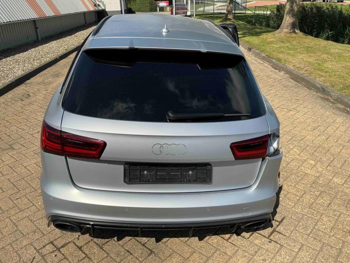 Audi RS 6 Avant 4.0 V8 TFSI Performance 32V Épave (2018, Métallisé, Gris argenté, Gris)