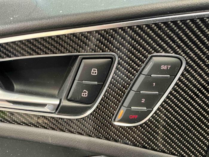 Audi RS 6 Avant 4.0 V8 TFSI Performance 32V Épave (2018, Métallisé, Gris argenté, Gris)