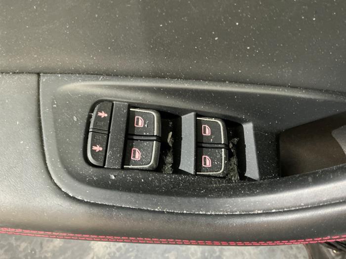 Audi RS 6 Avant 4.0 V8 TFSI Performance 32V Épave (2018, Métallisé, Gris argenté, Gris)