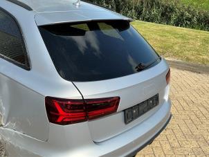 Audi RS 6 Avant 4.0 V8 TFSI Performance 32V Épave (2018, Métallisé, Gris argenté, Gris)