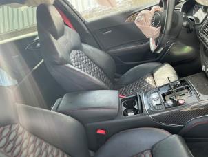 Audi RS 6 Avant 4.0 V8 TFSI Performance 32V Épave (2018, Métallisé, Gris argenté, Gris)