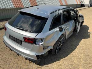 Audi RS 6 Avant 4.0 V8 TFSI Performance 32V Épave (2018, Métallisé, Gris argenté, Gris)