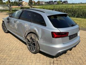 Audi RS 6 Avant 4.0 V8 TFSI Performance 32V Épave (2018, Métallisé, Gris argenté, Gris)