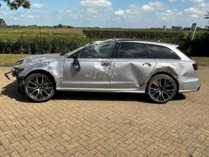 Audi RS 6 Avant 4.0 V8 TFSI Performance 32V Épave (2018, Métallisé, Gris argenté, Gris)
